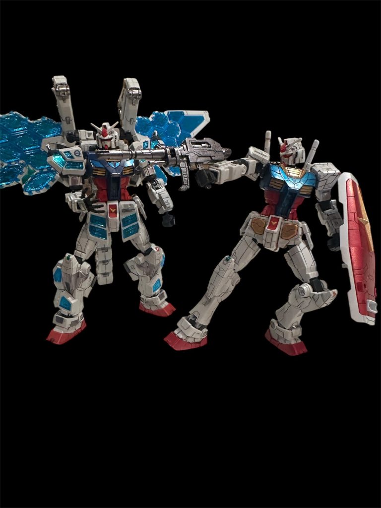 万博ガンダム2機1/144の方は羽根を付けてます。