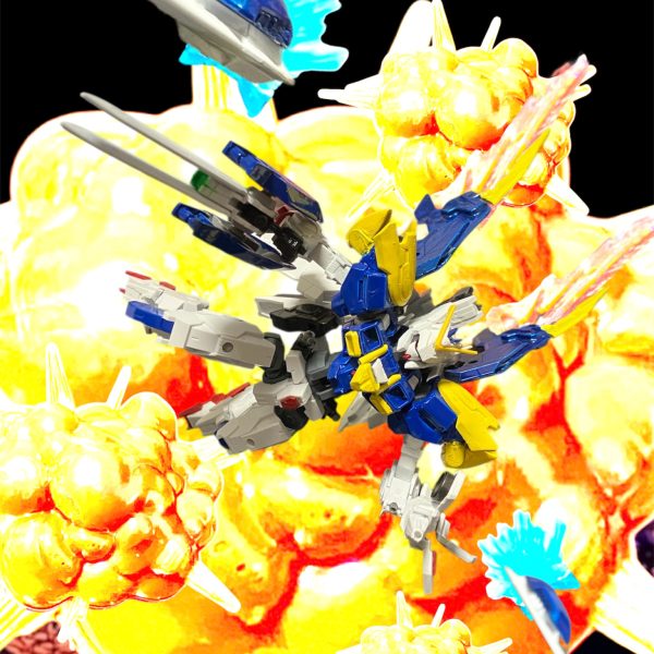 落ちてください・・・落ちろっ💢消えろ・・ウッソっ💢三者から放たれるビームを交わしつつ、腰のビットを放つウッソ。しかし、事前にクロノクルが放ったショットクローとぶつかり爆散。・・・・つーかまえた^_^すかさず近づくロキノワール。ビッグショックバイトがG-Vサードを掴む。いまだっ！やれっ！！アンリが叫ぶも飛ばないビーム。・・・何をしているっ、撃てっアフラ💢だが、動かないロキブランシェ。一体何が？（5枚目）