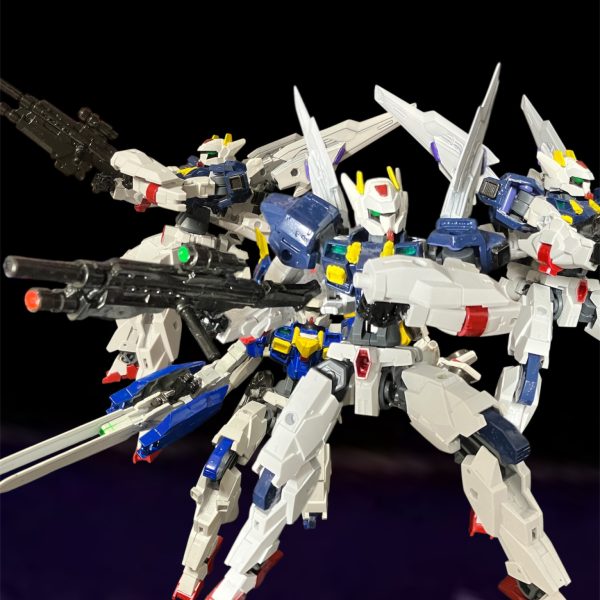 1.逃げられたやらせるかっ‼️突然の衝撃共に吹き飛ぶ2機。ウッソ、生きてるかい？牽制は任せなっ！リオーネ！こっちもOKだっ！G-Vサードを囲んで守るエコノミー。逃がさんっ💢突っ込もうとするロキノワールを塞ぐ形で佇むロキノワール。ずらかるよ‼️あっという間に光の点となって撤退する4機。それを黙って見続けるロキブランシェ。何故逃したっ💢後もう少しでヤレたのに何故撃たなかった💢・・・・ごめんなさい、相手が早くて照準がとらえられなかったの・・・そんな2機を見るクロノクルの胸中は、出撃前に打ち明けられたある懸念を思い出していた。2.懸念・・・注意とは何だ？何か問題があるようには見えなかったが。・・・・テストも順調でしたが、解析していく過程である懸念があったので・・・マスターであるクロノクル殿にはご申告をと。アンリのことか？確かに粗暴ではあるが。メガネをくいっと押す研究者は語る。いえ、我々が懸念しているのはアフラの方です。アフラ？だが、成績はアフラが高いが。問題は性格でして、人の善性そのものを書き込んだアフラは人を⭕️することを意図的に避けている節があります。テスト記録の撃破判定は、どれも相手を行動不能にするばかり。兵士として、MSパイロットとしては優秀でも、人⭕️しとしては逆に凶暴で冷酷なアンリの方が上かと。また、このことから我々に対して嫌悪を抱く可能性もあるかと。それは兵器として信頼できるとは言えないのでは？というか今更だろ。思考を現実に戻すクロノクルの心中は、再びウッソを⭕️することに染まる。なんだろうと使うさ。ウッソを⭕️できるならなぁ^_^ （3枚目）