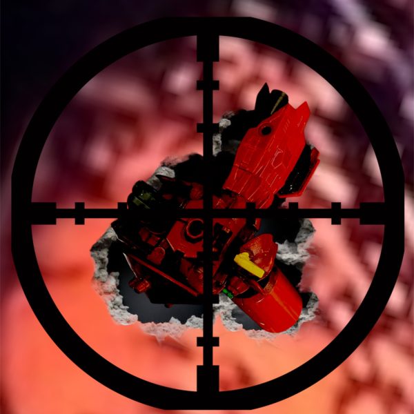 カイラスギリーの隔壁にめり込んだリカルキノス。その中で、クロノクルは醜態を晒していた。何故だ、なぜだなぜだぁー、二人のカテジナと私がいてなぜまけるぅー💢何故アフラは裏切った、何故だ？またしても、またしても貴様か、ウッソ・エヴィン💢おまえさえ、お前さえいなければぁ‼️一方、エコノミーでも交換できるんですか？分離合体はできなくても、オブジェクト化で交換しやすいの。ウッソ、じっとしててくれ。救援に来たマーベットとトマーシュに助けられるウッソ。それじゃミランダさんは無事なんだ^_^ええ、今は病室。「アタシたちの分までかませっ！」って言われたわ^_^そこにリーンホースから通信。カイラスギリーをバラバラにするため、基部を攻撃して欲しいとのこと。MSの動力部を撃てば核爆発が起こる。何かいい残骸は(キョロキョロ)そこへトマーシュのG-スマッシャーが指差す。その方向には、隔壁にめり込んで擱坐したリカルキノス。〜数分後〜あの赤いMSに集中砲火。いくわよっ？了解です、当たれっ！・・・落ちろっ！！3機のMSから放たれる光の帯がリカルキノスを包み、爆発。数秒後、周辺が連鎖爆発を起こす。急速に全域を離れるリガミリティア艦隊。ここに、カイラスギリー落としは失敗、ネオザンスカール紛争は終わった。完（4枚目）