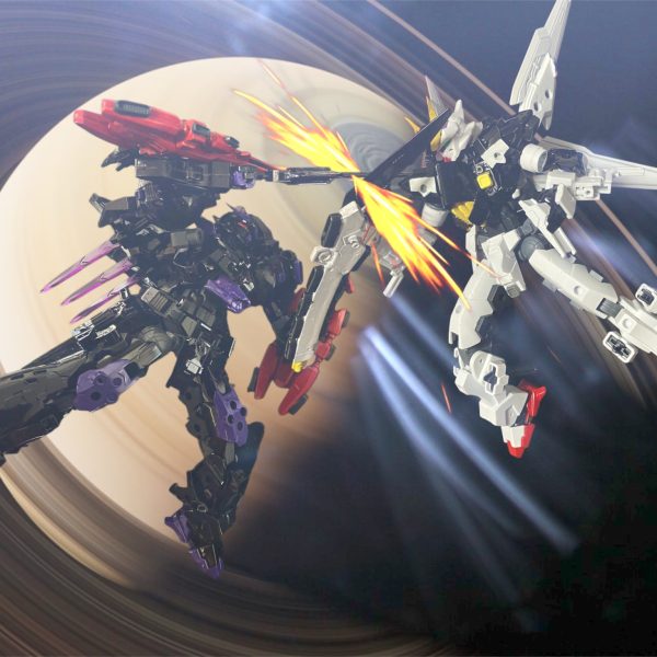 ロキブランシェが格納されている場所を見つけたロキノワール。シャッターを破り、一気にっ‼️・・・と思ったら？殴り倒されたロキノワールの前に現れたのは？待たせたなぁ、反撃と行きますかぁ！！^_^ （5枚目）