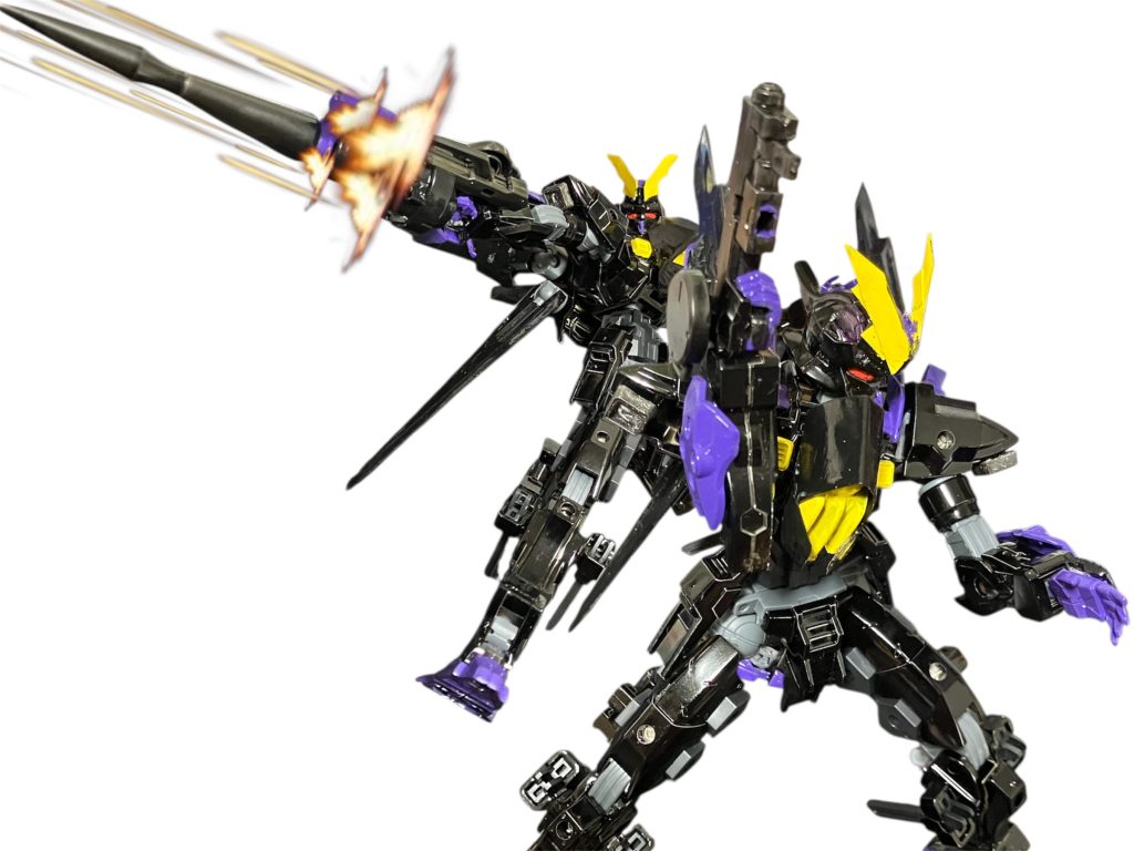 X2専用のマシンキャノン付きショットランサー^_^原典と違い、「こちら」側では、ロキノワールの改修を命じた元MSパイロット上がりの准将肝入りとなっています^_^