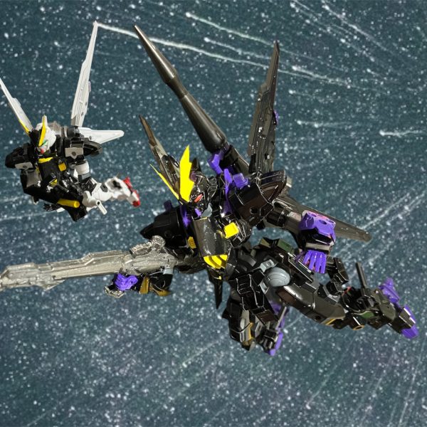 偵察小隊の手柄で、敵の新鋭機をゲットできたのは朗報。問題は救出した者たちのことだ。一人は木星「帝国」指導者層の娘。もう一人は密輸業者の少年だが、特徴的な髪の色に雰囲気。まさか、彼の孫に出会うとは。ご本人はすでに空の上。彼に世話になった恩返しをしようじゃないか^_^（4枚目）