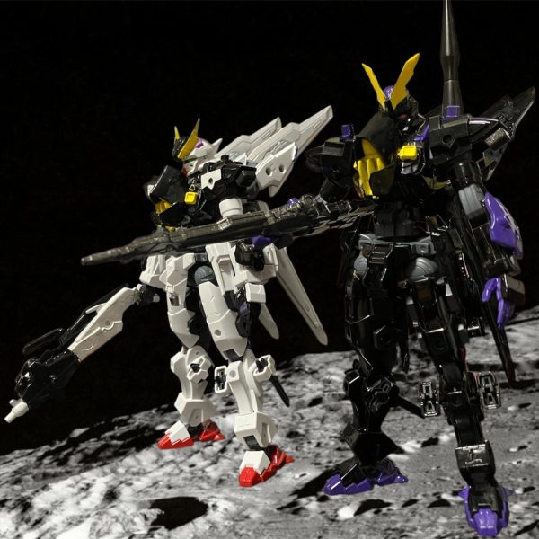 偵察小隊の手柄で、敵の新鋭機をゲットできたのは朗報。問題は救出した者たちのことだ。一人は木星「帝国」指導者層の娘。もう一人は密輸業者の少年だが、特徴的な髪の色に雰囲気。まさか、彼の孫に出会うとは。ご本人はすでに空の上。彼に世話になった恩返しをしようじゃないか^_^（3枚目）