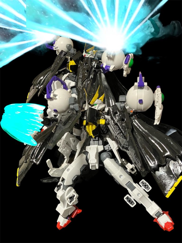 iフィールドブロウ^_^X3は作りませんが原典のフルクロスがX3のパーツを移植した!!を利用しました^_^そして掟破りのショックバスター^_^肩にサブアームをかまして稼働できます^_^