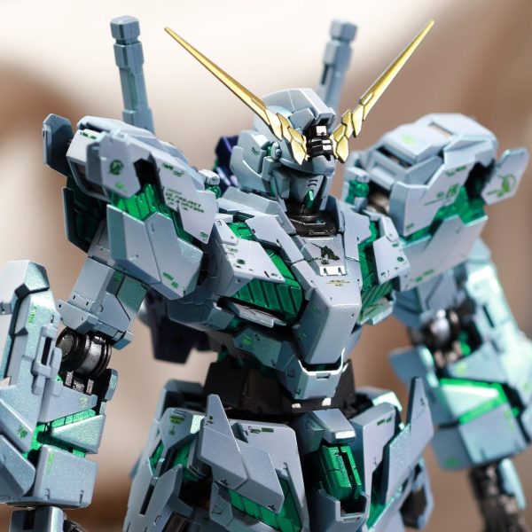 RG 1/144 ユニコーンガンダム (緑) 全塗装完成品
