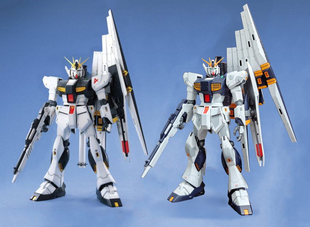 2000年12月に発売されたキットの箱絵と並べてみた。ファンネルのボリュームが全然違う。あいざ氏の工作技術が素晴らしい。クリーニングに出したばかりのスーツのようにビシっとしてる。旧キットの顔は凛々しいなぁ。