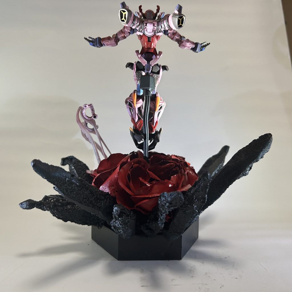 何気に一番キツかったのが、バックパックの先端の黄色塗装です。何回やり直したことか……。そういえば、今になって作品が傾いていることに気づきました。直して再投稿したい……!