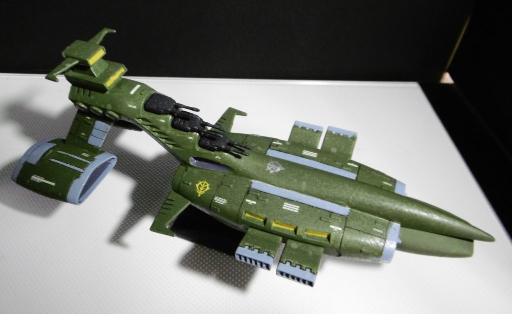 既存モールドを彫り直してから、スジボリを追加しパネルの塗分け、プラ板チップを要所に配置し、ディテールアップしました。塗装はラッカー塗料を筆塗りしています。