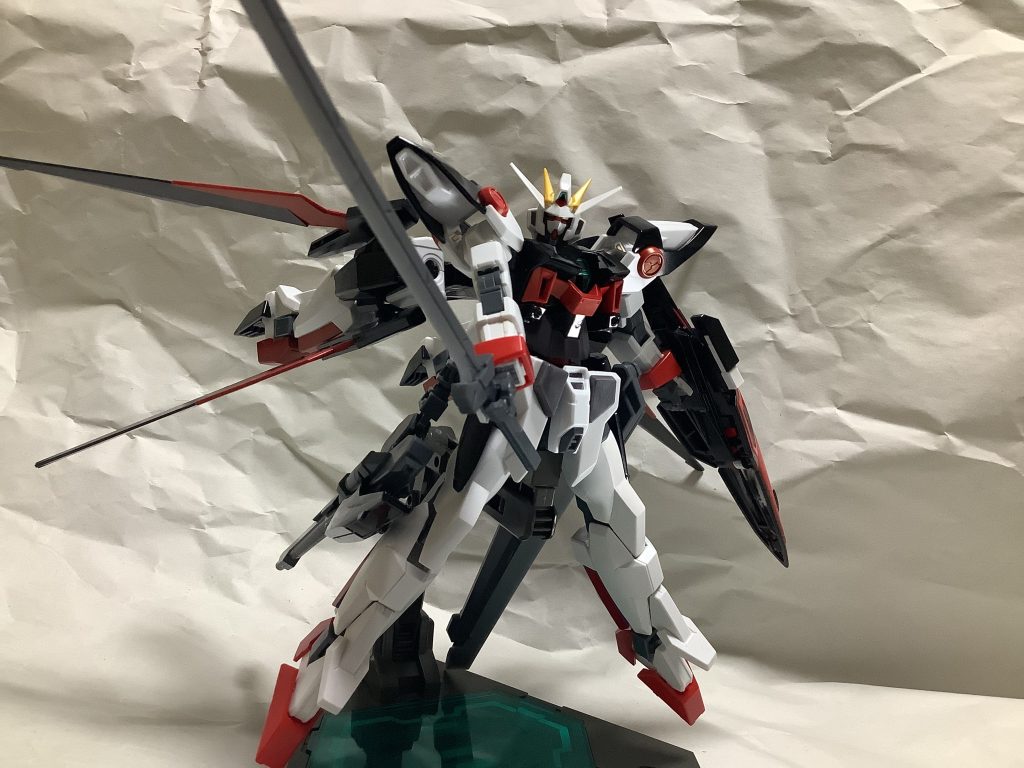 サムライブレイド日本刀型実体剣。リアスカートにマウントしている大型実体剣「サムライシースブレイド」に格納可能。(KOTOBUKIYA_MSG_サムライマスターソード)