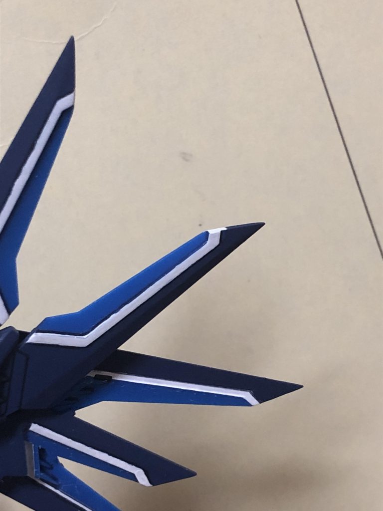 ウイングバインダーをシャープ化、ニッパーで先端を切り飛ばして神ヤスで削りました