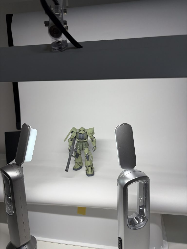 撮影風景です。家族に冷やかされました。(´Д` )