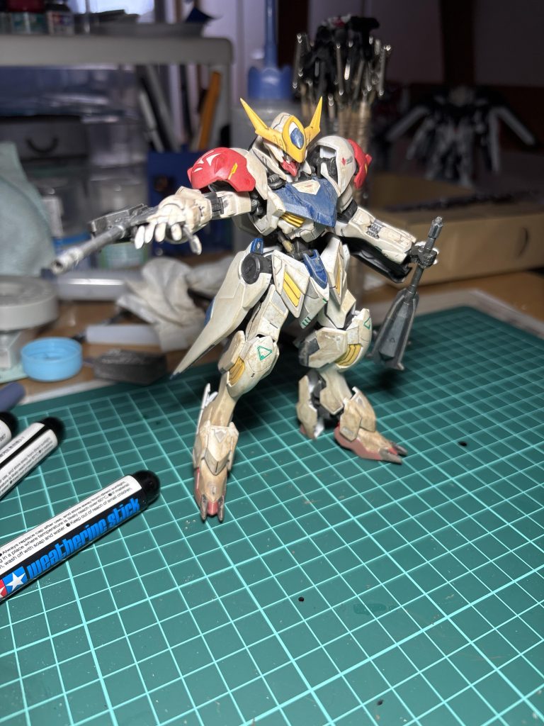 なかなか使いやすくて初心者にオススメですが剥がれやすいのでトップコートした方がいいですね。