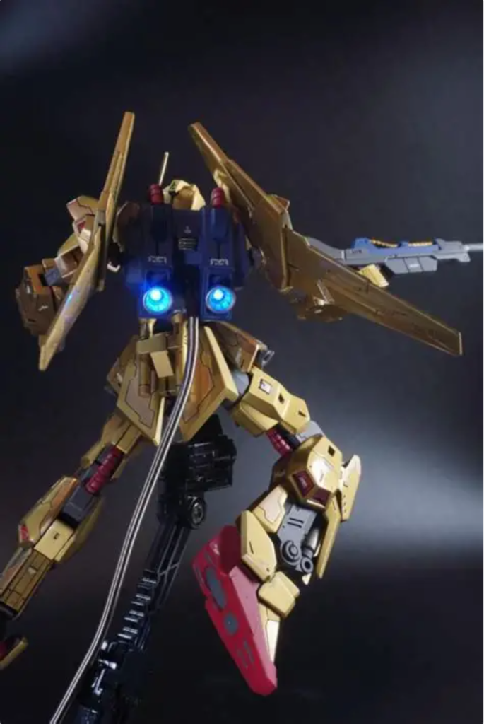 バーニアパーツは電飾しやすいように他社製に置き換えてます。