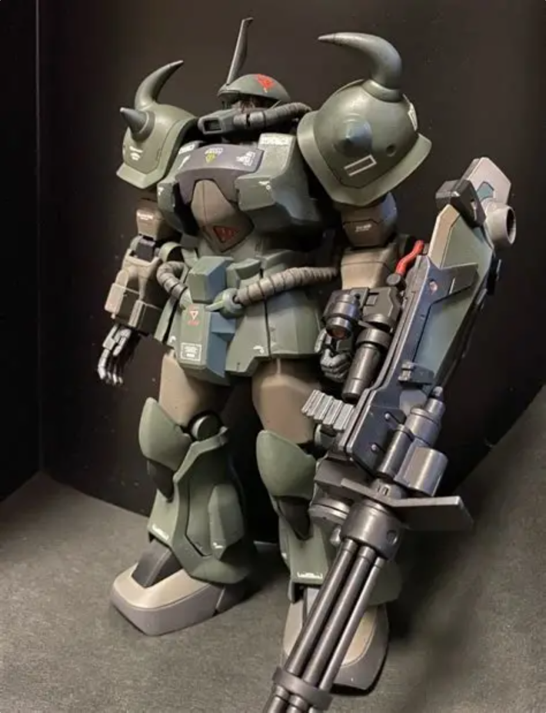 ガトリングが重く、腕部のジョイントと持ち手だけでは固定ができず、ポーズが付けられないのが唯一の難点ですか。今回、手とガトリングを接着して固定してますが、皆さんどうしてるのかなぁ。