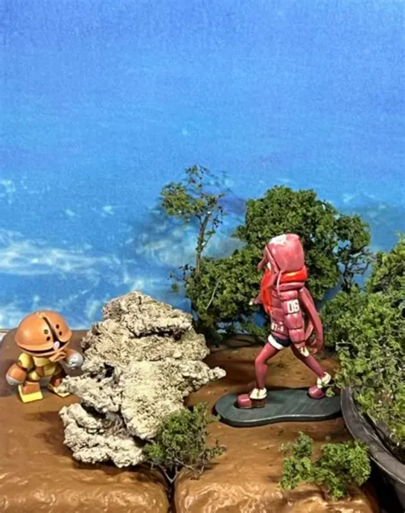 ナデシコ「クマー！神やすり買いに行かない？塗装したのをやするとすぐ使えなくなるのよね。ついでにパーツセパレーターも買いたい」クマ「それどころではないクマー」