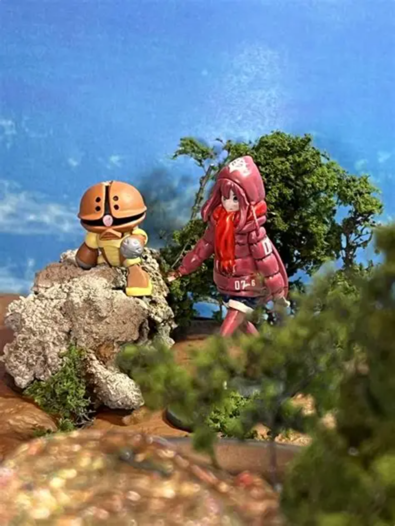 よじよじっクマ「朝から怪しい奴らがこの島をうろついてるんだよ。こっちだついて来てー」ナデシコ「こないだザク2作ってて組み立ててから塗装できないことに気付いてバラそうとしたら部品折っちゃった。仕方ないから残りは色塗ってから組み立てたのよ。」クマ「そしたら合わせ目消しできなかったってか、後ハメ・・」ナデシコ「シールで誤魔化したわ」