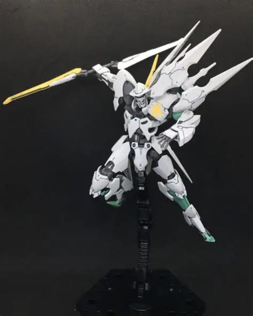 　レイピアは持ち手が緩すぎたので3mmプラパイプを被せて太くしています。