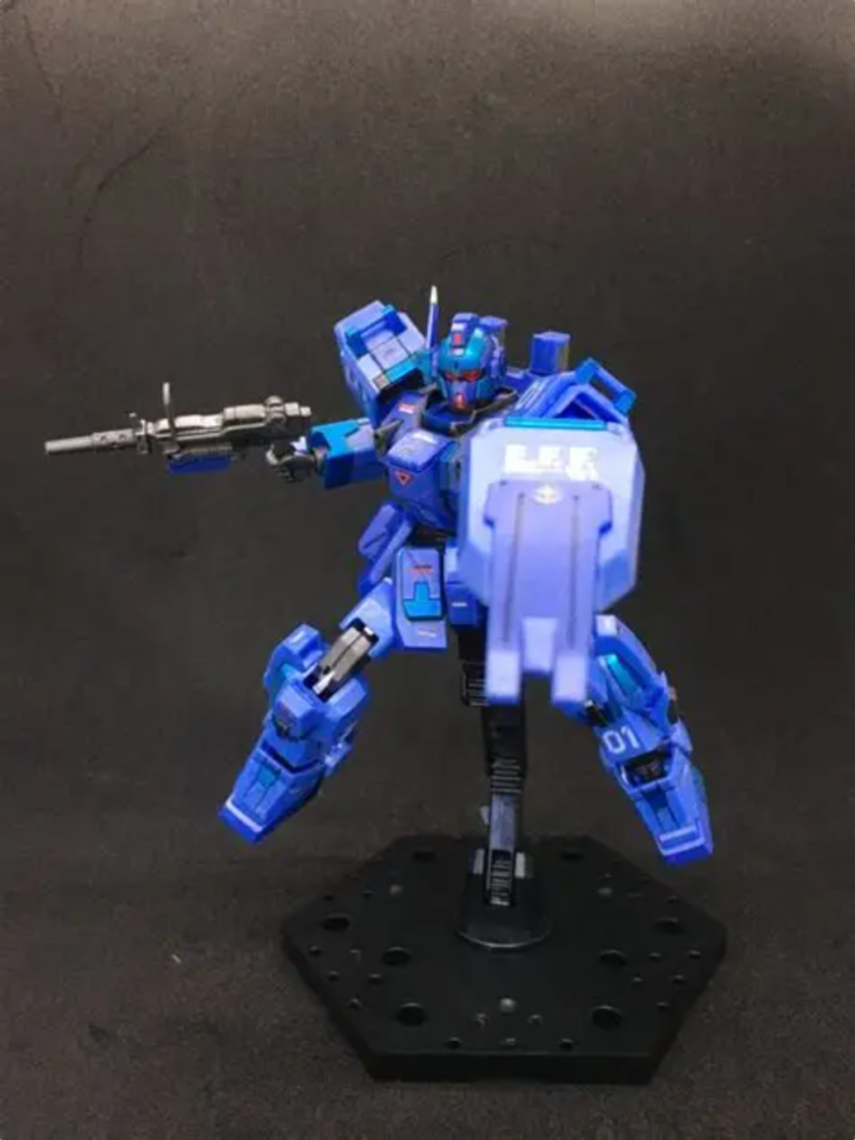 ゲーム版頭部にEXAM発動状態の赤ゴーグルを組み込んで旧HGUCやゲーム発売当時のイラスト風に。