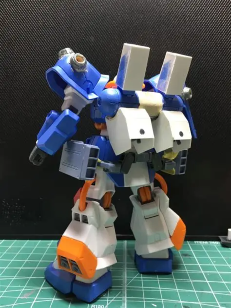 ちょっと腕が閉じづらいですが、ハイザック用ミサイルポッドはHGBCパワードアームズパワーダーの二重関節ジョイントでの接続に変えました。