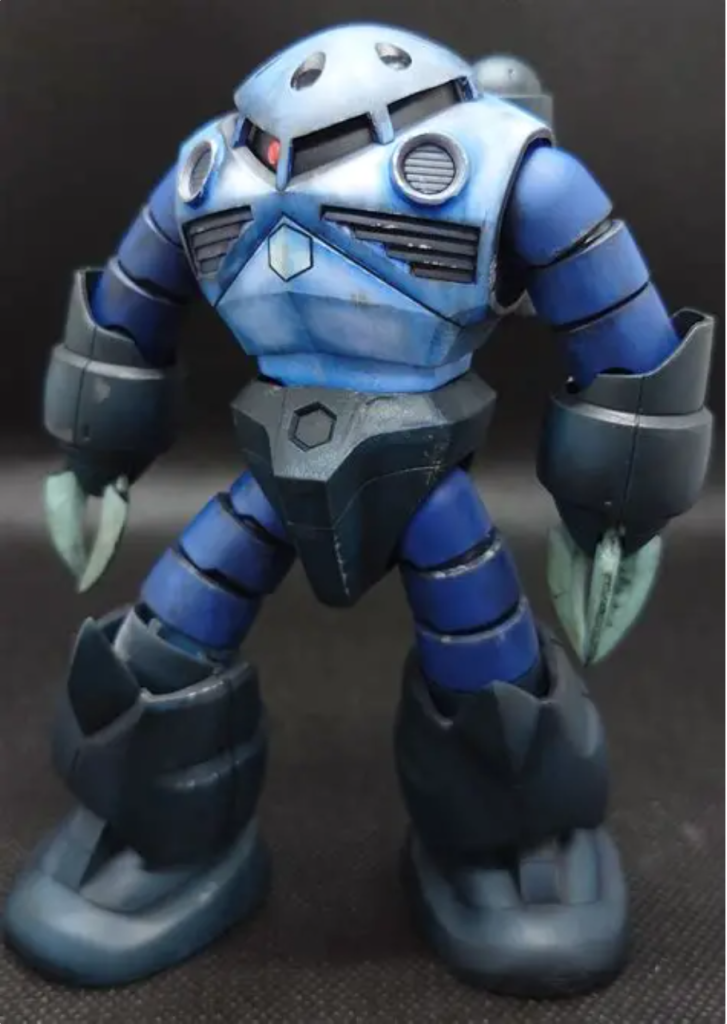 Zガンダム、セイバーガンダムと続けて作成して塗装疲れが…。ちょうどフェスもやってるしジオン側で参加するか!と思い作成しましたが、全然間に合わず笑