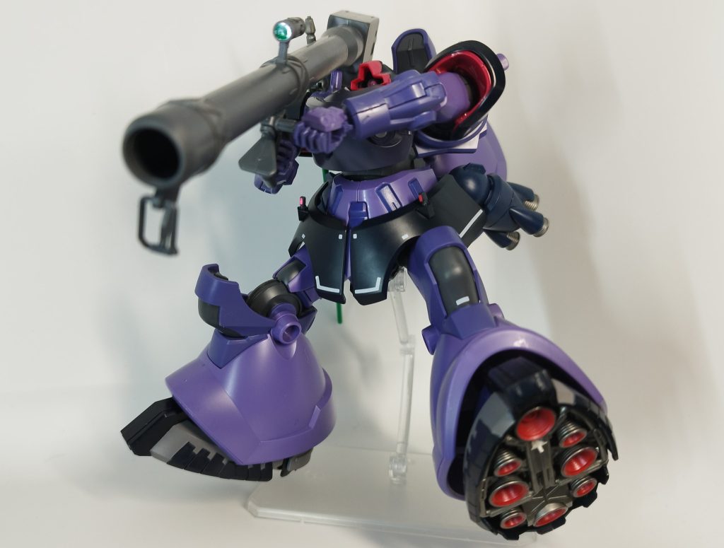 バーニアの赤脚のグレー胴の紫だけ塗装しました