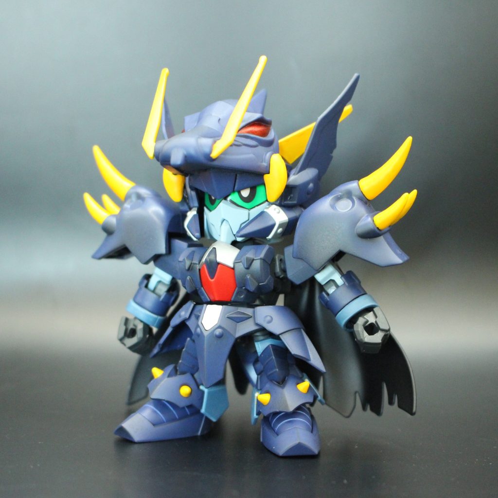 Zマフィアに所属する、太古の竜騎士の末裔。Zマフィアに所属はしているが、一匹狼で、あくまで傭兵として参加している為、組織への忠誠心は無い。