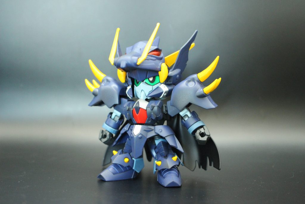 本体はLGBB魔竜剣士ゼロガンダム。フェイス部分はSDライトニングガンダムを使ってます。兜以外はほぼ加工なしです。