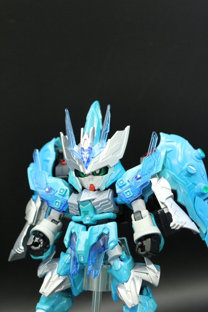 仮面の下の素顔。