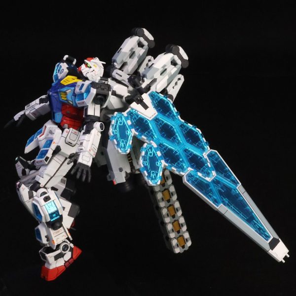 RX-78F00/Eグラスフェザー装備