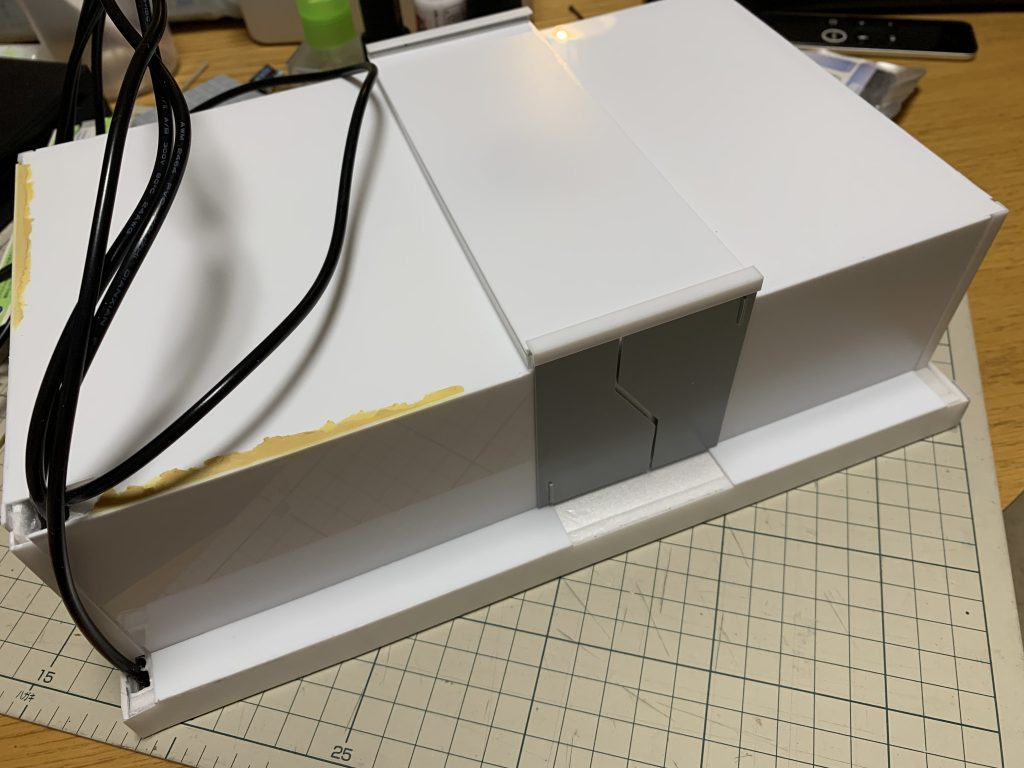 GBWCのレギュレーションだと一般工作部材しか使えないのでBOXを作るだけで非常に手間がかかります。まあ、それが楽しいのですが。