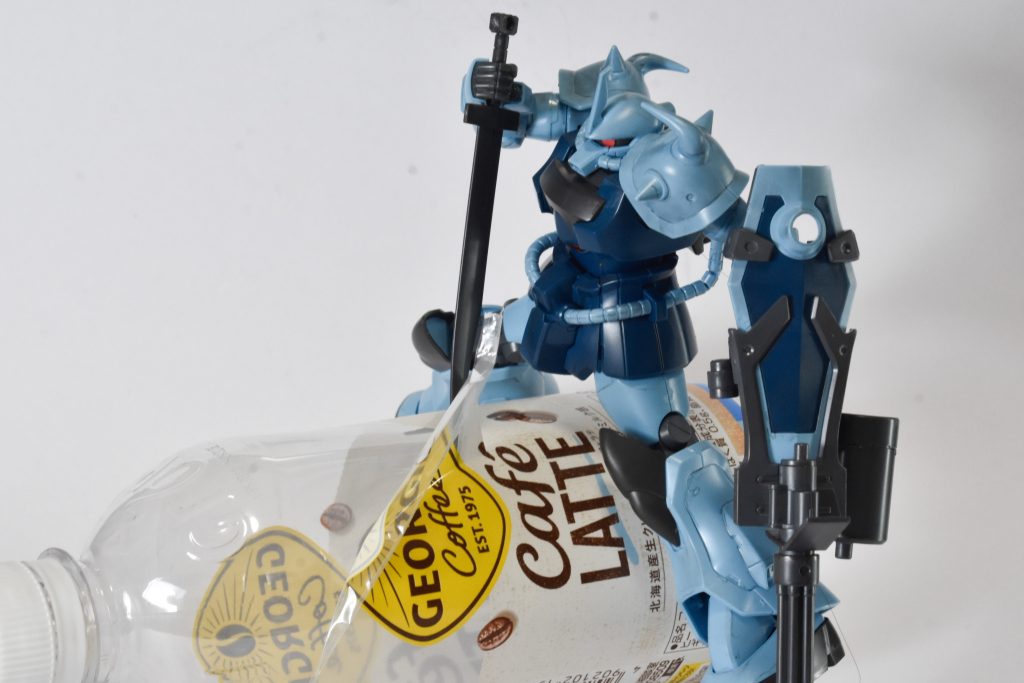 分別してくれるグフカスタムさん。最近は手間暇をかける作品が続いてしまったので日曜日にサクッと組めて小学生でも完遂できる加工をやってみました。丁寧な加工とか綺麗な仕上げとかも素晴らしいんですけど、そもそもプラモデルって趣味ですからね。たまには息抜きも必要だよな〜と思って気楽に作りました。今回は以上です。今年はもう1体くらいガチで組みたいですね〜。