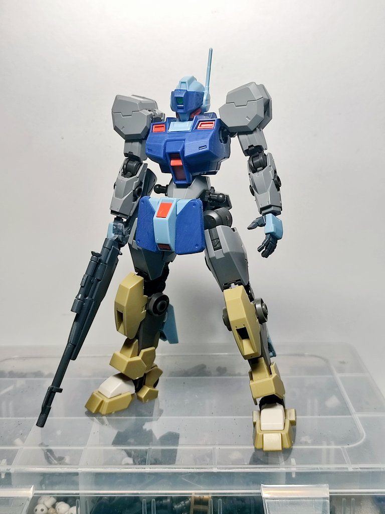 初手。最初に書いたようにベースキットがなかったのでXのフォロワーさんにお譲り頂く形で入手しました。ほんとうにありがとうございます。手持ちのガンヴォルヴァ、デミバーディングが割とUCっぽい意匠が多いと感じましたので雑に混ぜた段階です。