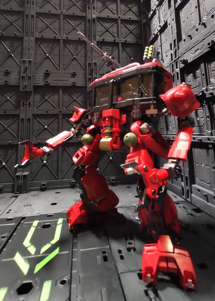 05)チャラっと作るつもりが、試行錯誤の連続で結局結構な時間を割いてしまいました。けれどアーティファクトばかりの私にとって関節の動くプラモデルは久しぶり、あーでもないこーでもない考えている気が一番楽しいかも。