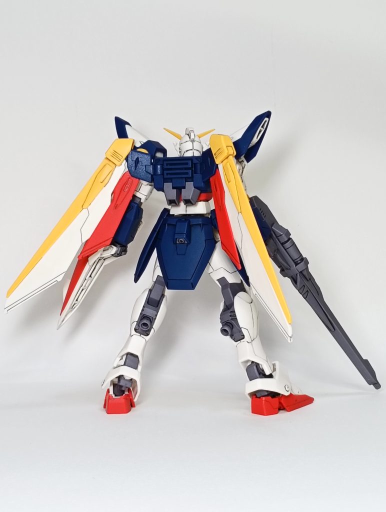 部分塗装・スミ入れ・つや消しトップコートで仕上げています。エントリーグレードですが、難易度はHGぐらいですね😄特にスミ入れが難しかったです。