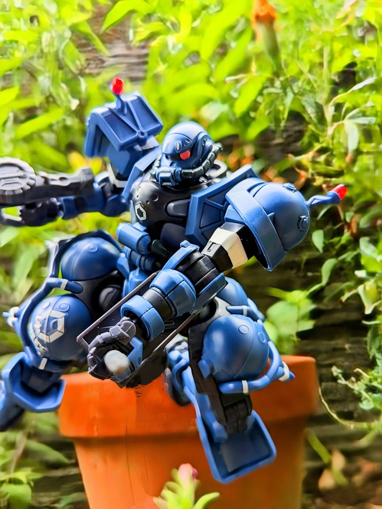 股関節の可動が燃料タンクみたいなのですこし動かしにくいですがそれなりにバシッと決まります！