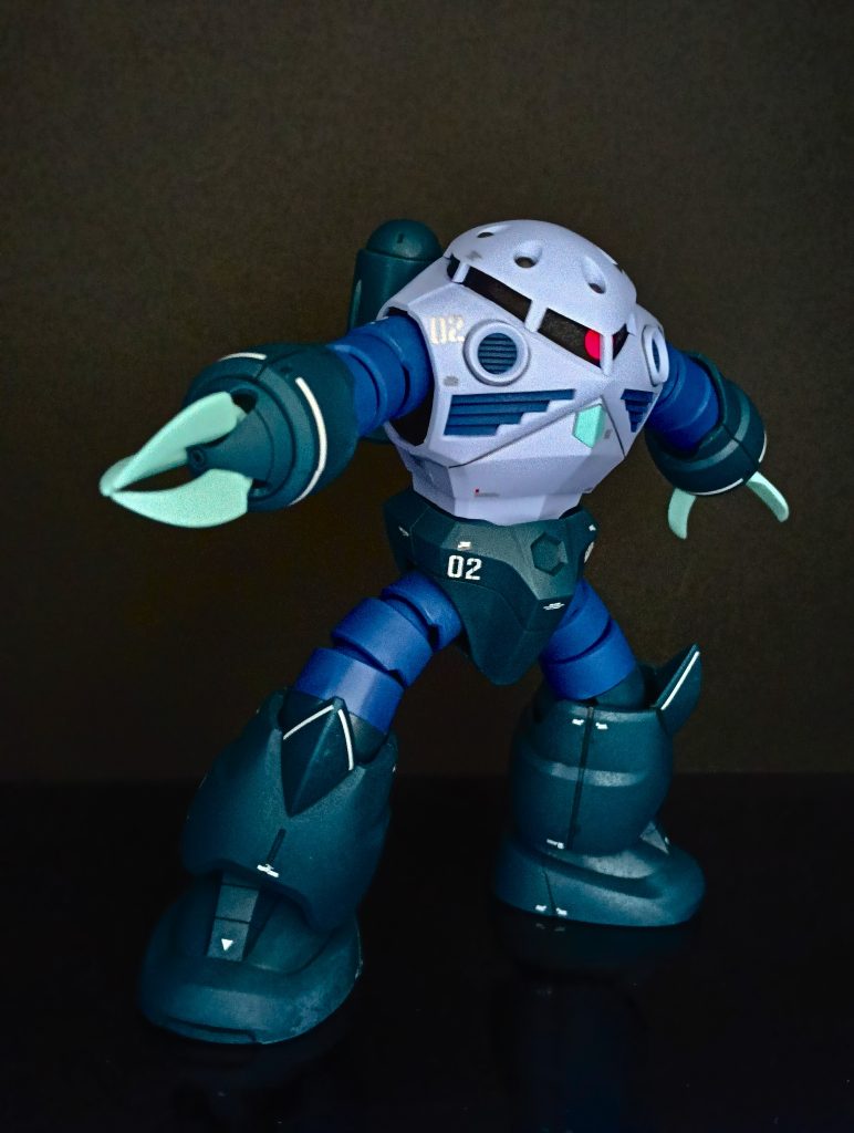 可動域はそんなに広くないので、アクションポーズが難しいですね😅