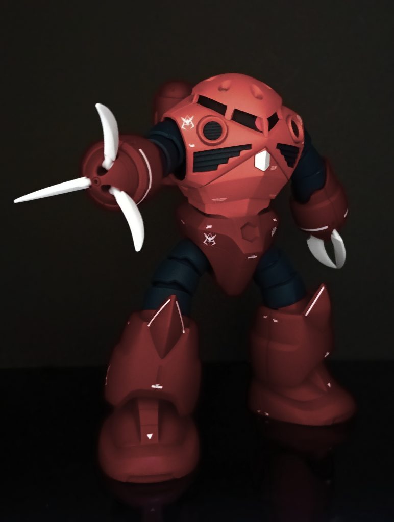 デカールは前回作った量産型ズゴックとほぼ同じです。機体番号をシャアエンブレムにしてます。