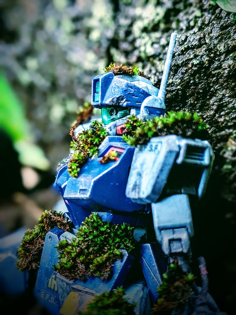 バイザーの中にあるモノアイ？が見えるように近くで