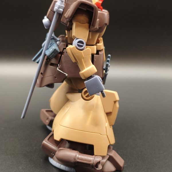 まずは素組みまで。合わせ目消し、胴体下部と腕関節の後ハメ加工、面出しを組み立てながら行いました。古いキットらしく、ほとんどのパーツがモナカ合わせで合わせ目が出ます。無心でヤスリがけするの割と楽しいです笑ちょこちょこ作業してここまで2週間。ここからディテールアップしたいのと、肩アーマーの隙間にダボが丸見えになるのが気になるので何とかしたい所です。モノアイ部分はくり抜くのでバッテン印です✘（2枚目）