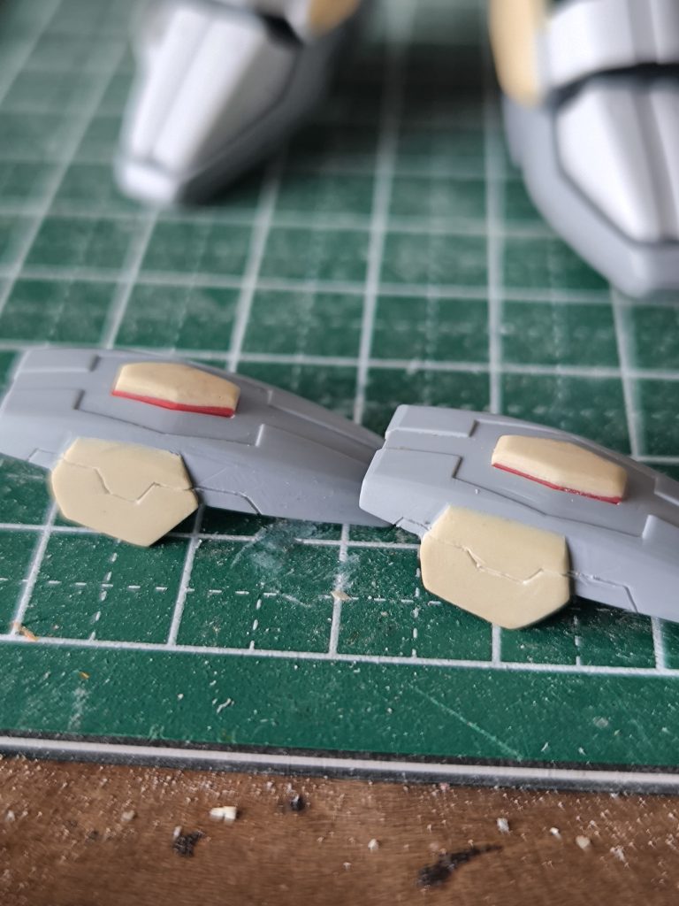 アームカバーもすこし手を入れています