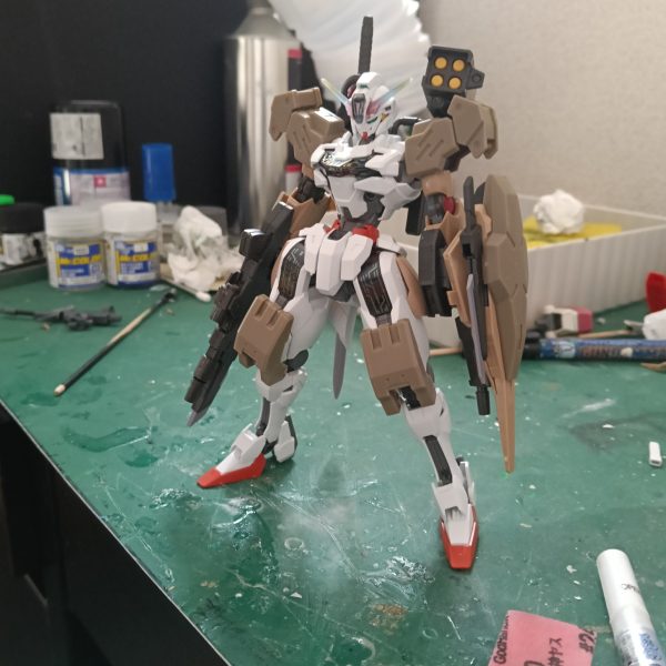 陸戦をコンセプトで行きたいと考えています！とは言っても元は細すぎて合わなかったので、ゴツくしました。あとは塗装だけです。ちなほぼ改造したキャリバーンの装甲をパクリました。（2枚目）