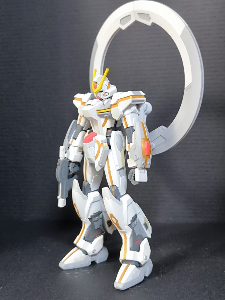 今回は太ももの延長とスジボリとモデリングサポートによるディテールアップと所々に形状変更を行っています。