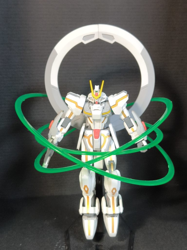 今回使った塗料は白サフ 灰色サフ キャラクターイエローデスティニーレッド 水性ゴールド 関節にRLM74グレーグリーン 細かい所に水性シルバー ライトブラウンです。 