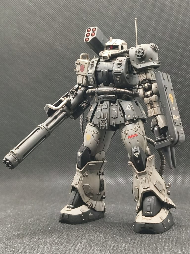 シールドを外したら右肩のあたりが寂しかったのでミサイル足しちゃいました。