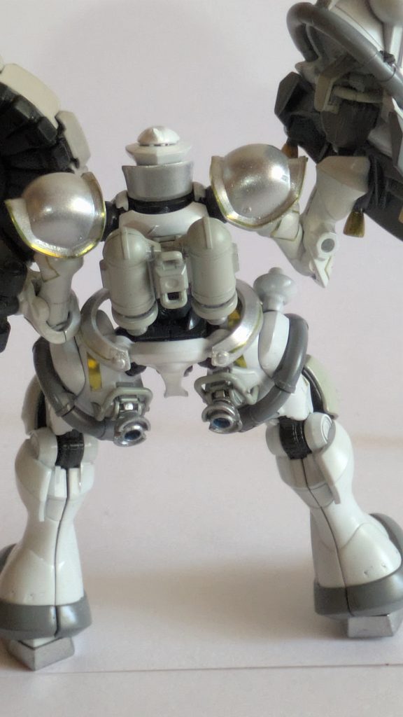 バックパックは、ガルグレー。スラスターユニットは、基部ガルグレー、バーニア外部は、スーパーファインシルバー、内部、メタルブルーで塗装。