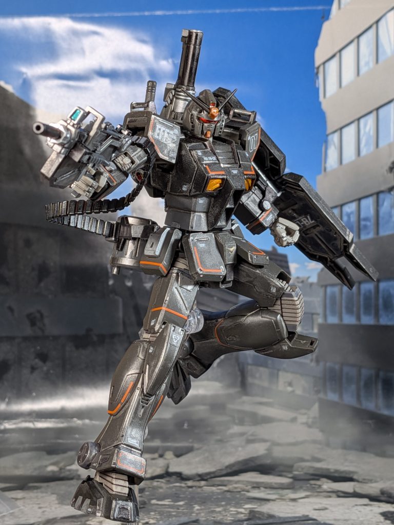 マシンガンを構えるアクションビームライフルとはまた違ったカッコよさがある