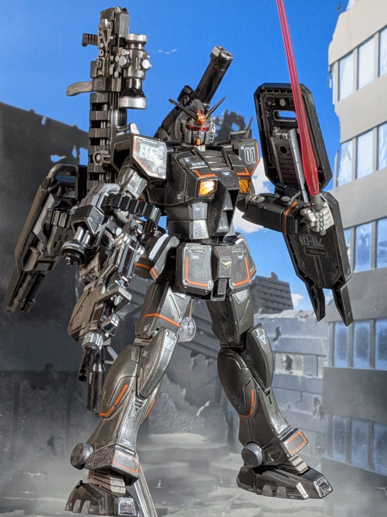 フル装備バージョン持てる武器を余すことなく装備しました流石に自立しなかったので、アクションベースを使用