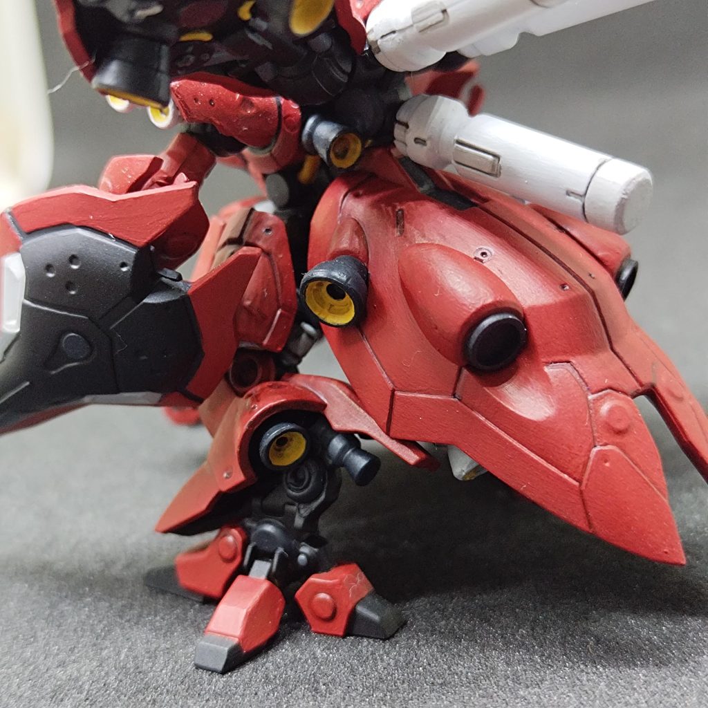 ポイントは後ろスカートのスイカバーニア。あの部分平らなだけなんですけどそのままだと今ひとつなので、追加でバーニアつけてます。割と良いのではないでしょうか。