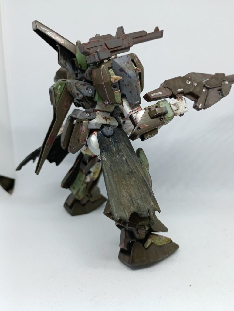 イザーク「何故コレが此処にある！？既にロートル越えて骨董品ではないか！」